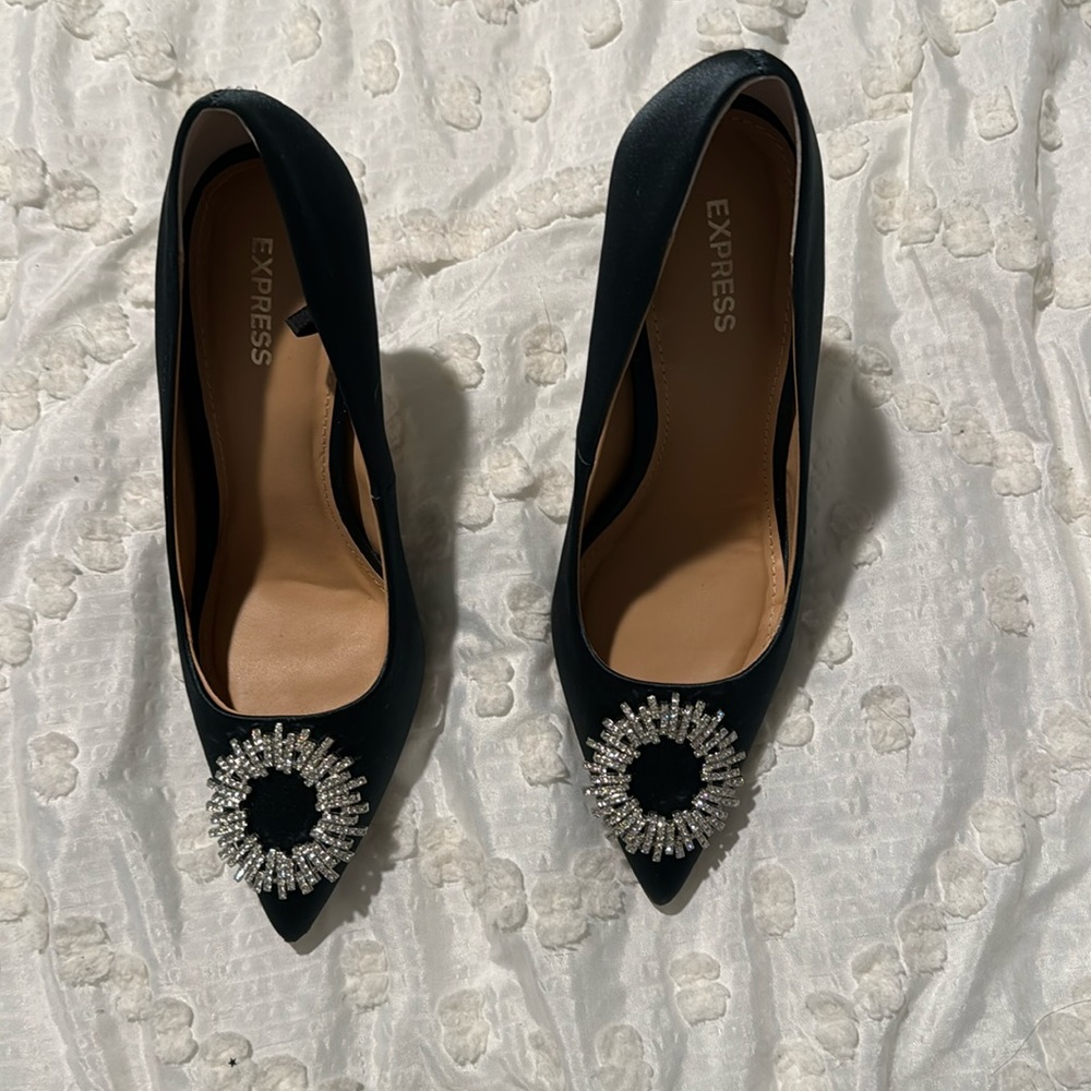 Express Heels - Picture 3 of 9
